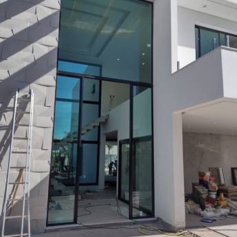 Comprar o produto de Vidro temperado  em Vidraçarias em São Paulo, SP por Solutudo