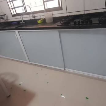 Comprar o produto de Armário de pia em vidro em Vidraçarias em Goiânia, GO por Solutudo