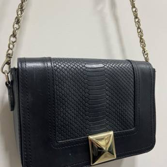 Comprar o produto de Bolsa Arezzo preta em Bolsas em Bauru, SP por Solutudo