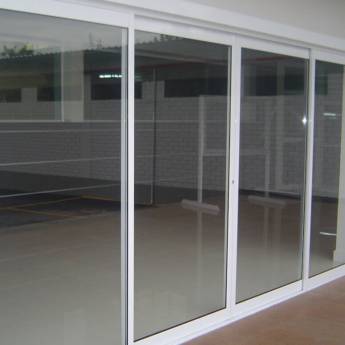 Comprar o produto de Portas em Vidraçarias em Cariacica, ES por Solutudo