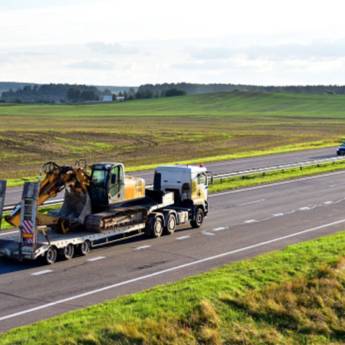 Comprar o produto de Transporte de máquinas e equipamentos  em Transportadoras em São Paulo, SP por Solutudo