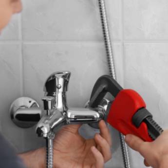 Comprar o produto de Troca de registro  em Desentupidoras em Paulínia, SP por Solutudo