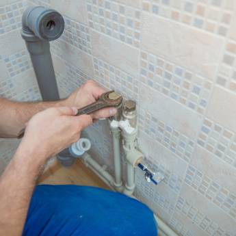 Comprar o produto de Troca de torneira  em Desentupidoras em Paulínia, SP por Solutudo