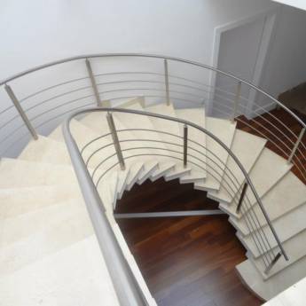 Comprar o produto de Corrimão de Inox - Elegância e Segurança em Curitiba com a Resinox em Esquadrias de Alumínio em Curitiba, PR por Solutudo Comprar o produto de Corrimão de Inox - Elegância e Segurança em Curitiba com a Resinox em Esquadrias de Alumínio em Curitiba, PR por Solutudo