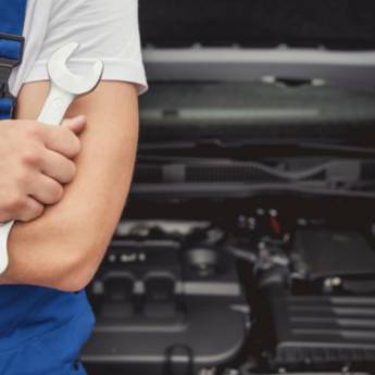 Comprar o produto de Mecânica em geral em Oficinas Mecânicas para Carros em Paracatu, MG por Solutudo