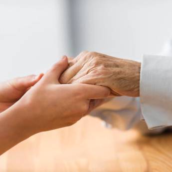 Comprar o produto de Assistência Familiar para treinamento em Enfermeiros e Cuidadores em Foz do Iguaçu, PR por Solutudo