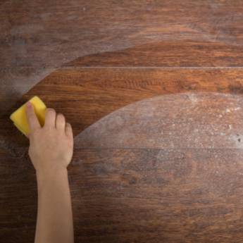 Comprar o produto de Limpeza de assoalho em Pisos e Revestimentos em Cotia, SP por Solutudo