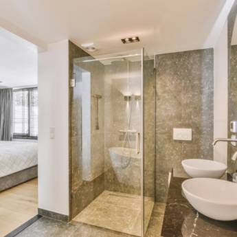 Comprar o produto de Instalação de box de vidro em Vidraçaria em Goiânia, GO por Solutudo