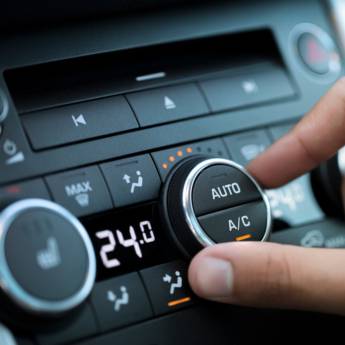 Comprar o produto de Manutenção e Higienização Ar Condicionado Automotivo em Auto Elétricas em Mineiros, GO por Solutudo