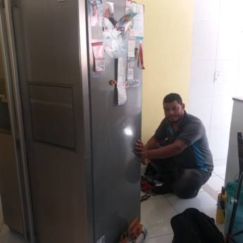 Comprar o produto de Conserto de geladeira em Refrigeração - Assistência Técnica em Belo Horizonte, MG por Solutudo