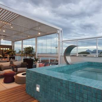 Comprar o produto de Envidraçamento de sacada em Vidraçarias em Niterói, RJ por Solutudo