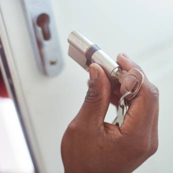 Comprar o produto de Abertura de porta em Chaveiros em Toledo, PR por Solutudo