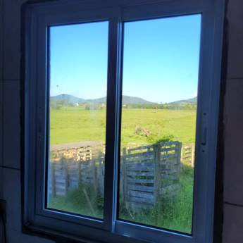 Comprar o produto de Janela de alumínio  em Esquadrias de Alumínio em Palhoça, SC por Solutudo