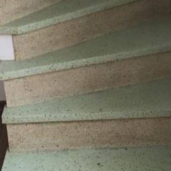 Comprar o produto de Escada pingadeira de granilite em Pisos e Revestimentos em São Paulo, SP por Solutudo