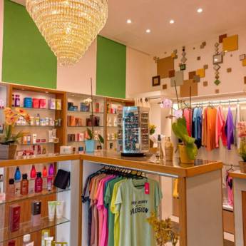 Comprar o produto de Vestuário em Calçados, Roupas e Bolsas em Cotia, SP por Solutudo