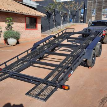 Comprar o produto de Transporte veicular  em Carretas - Carrocerias em São José dos Campos, SP por Solutudo