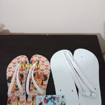 Comprar o produto de Chinelos personalizados em Personalizados em Itupeva, SP por Solutudo