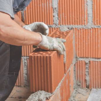 Comprar o produto de Pedreiro em Manaus em Construtores - Pedreiros em Manaus, AM por Solutudo