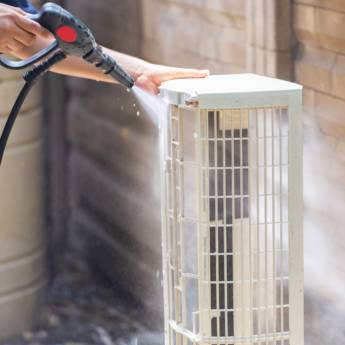 Comprar o produto de Limpeza de Ar Condicionado em Ar Condicionado em Manaus, AM por Solutudo