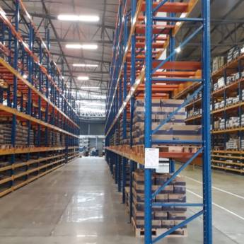 Comprar o produto de Porta Pallets em Montagem de estruturas metálicas em Colombo, PR por Solutudo