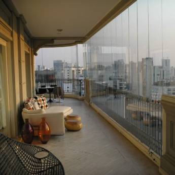 Comprar o produto de Instalação da cortina de vidro com o sistema premium (sem rolamentos) em Cortinas em Rio de Janeiro, RJ por Solutudo