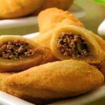 Comprar o produto de Cento • Risoles de Carne em Cento de Salgados Fritos para Festas pela empresa Villa D'Ouro Rotisseria - Marmitas, Assados, Massas e Salgados. em Atibaia, SP por Solutudo
