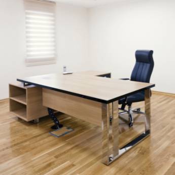 Comprar o produto de Mesa de escritório em Móveis Planejados - Marcenarias em Canapi, AL por Solutudo