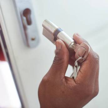 Comprar o produto de Abertura de porta em Chaveiros em São Paulo, SP por Solutudo