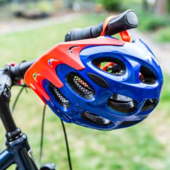 Comprar o produto de Capacete para ciclista em Bicicletas em Rio Piracicaba, MG por Solutudo