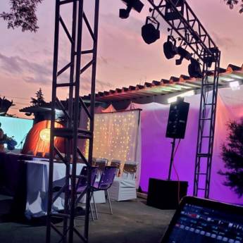 Comprar o produto de Estruturas para festa  em Som - Iluminação em Brusque, SC por Solutudo
