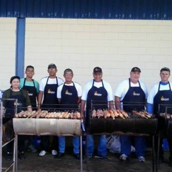 Comprar o produto de Churrasqueiro para casamento em Kits de Churrasco e Utensílios em Franca, SP por Solutudo