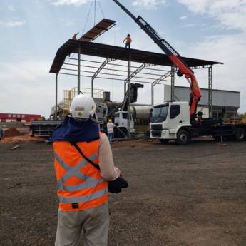 Comprar o produto de Aluguel de gaiola para caminhão munck em Aluguel de Equipamentos em Garça, SP por Solutudo