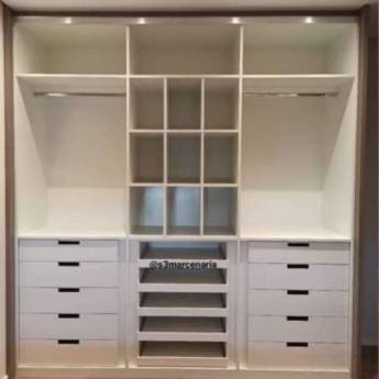 Comprar o produto de Guarda roupas planejado em Móveis Planejados - Marcenarias em Valinhos, SP por Solutudo Comprar o produto de Guarda roupas planejado em Móveis Planejados - Marcenarias em Valinhos, SP por Solutudo