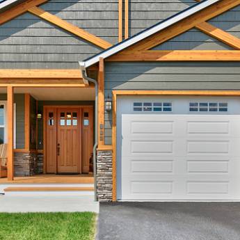 Comprar o produto de Porta em Betim em Serralherias - Estruturas em Betim, MG por Solutudo