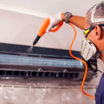 Comprar o produto de Limpeza de ar condicionado em Avaré em Ar Condicionado em Avaré, SP por Solutudo