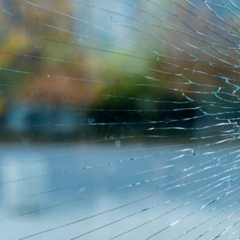 Comprar o produto de Vidros a prova de bala em Vidraçarias em Goiânia, GO por Solutudo