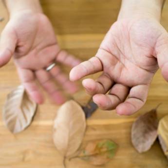 Comprar o produto de Tremor em Neurologia em Botucatu, SP por Solutudo