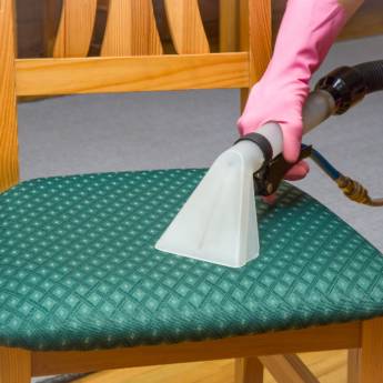 Comprar o produto de Empresas de higienização de cadeiras no Rio de Janeiro em Higienização e Lavagem de Carpete - Tapetes - Capachos em Rio de Janeiro, RJ por Solutudo