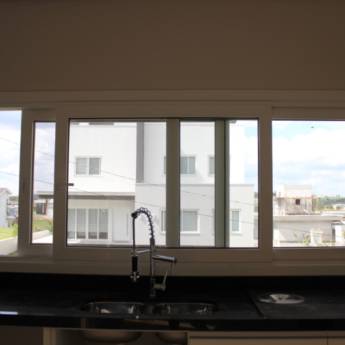 Comprar o produto de Esquadrias para Janela – Design e Funcionalidade em Balneário Camboriú/SC em Vidraçarias pela empresa Top Glass em Balneário Camboriú, SC por Solutudo