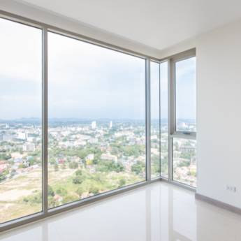 Comprar o produto de Persianas de Vidro – Sofisticação e Funcionalidade em Balneário Camboriú/SC em Vidraçarias pela empresa Top Glass em Balneário Camboriú, SC por Solutudo