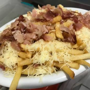 Comprar o produto de Porção de batata com bacon em Hamburguerias em Parati, RJ por Solutudo