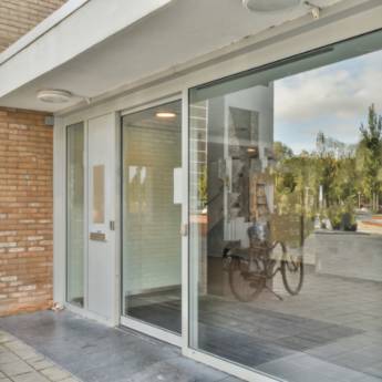 Comprar o produto de Portas em Vila Velha – Segurança e design sob medida em Vidraçarias em Vila Velha, ES por Solutudo