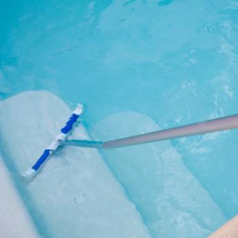 Comprar o produto de Limpeza de piscina em Limpeza Pós-Obra em Botucatu, SP por Solutudo