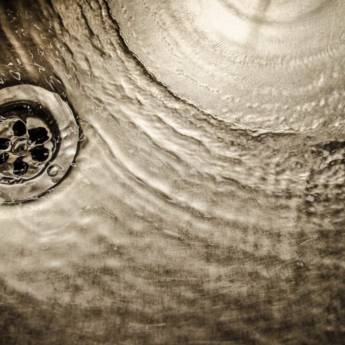 Comprar o produto de Desentupidora de Ralo em Desentupidoras em Petrópolis, RJ por Solutudo