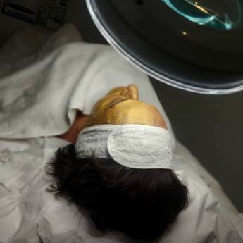 Comprar o produto de Limpeza de pele com mascara de ouro em Clínicas de Estética e Esteticistas em Armação dos Búzios, RJ por Solutudo