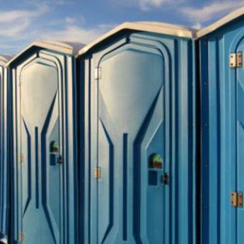 Comprar o produto de Locação de banheiro químico em Locação de Sanitário Químico em Pato Branco, PR por Solutudo