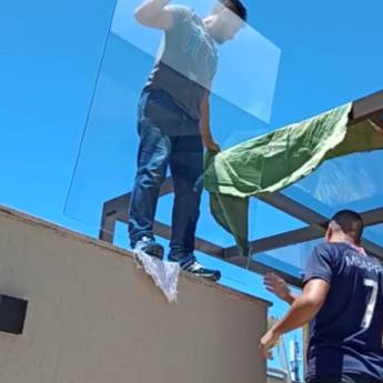 Comprar o produto de Envidraçamento de sacada em Vidraçarias em Rio de Janeiro, RJ por Solutudo