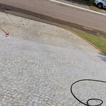 Comprar o produto de Limpeza de pedras portuguesas em Limpeza em Itupeva, SP por Solutudo