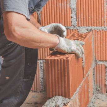 Comprar o produto de Pedreiro em Medianeira  em Construtoras em Medianeira, PR por Solutudo Comprar o produto de Pedreiro em Medianeira  em Construtoras em Medianeira, PR por Solutudo