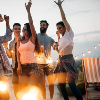 Comprar o produto de Locação para Festas e Eventos em Aulas de Tennis em Atibaia, SP por Solutudo